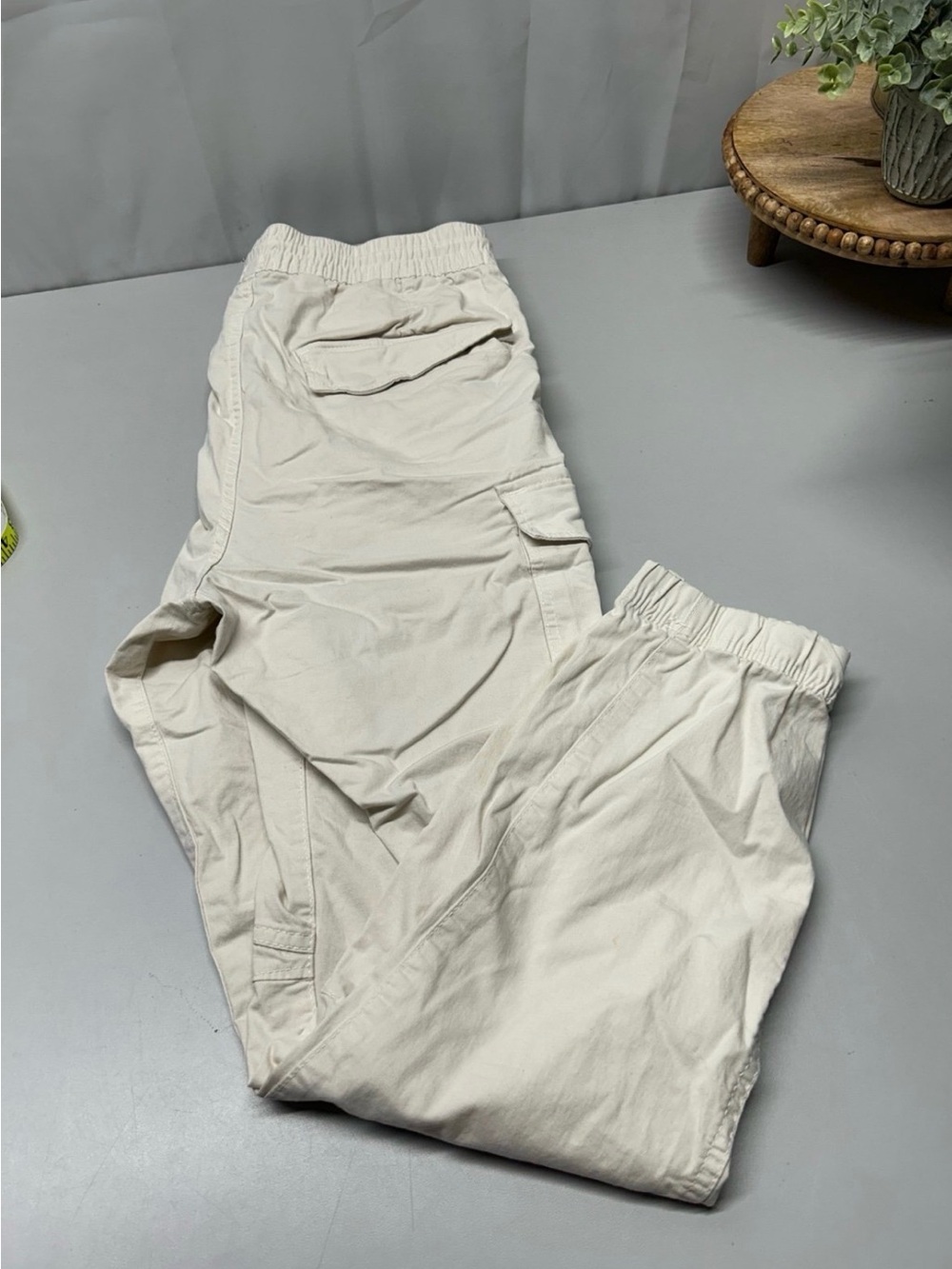 H&M Men's Cargo Pants in Light Cream